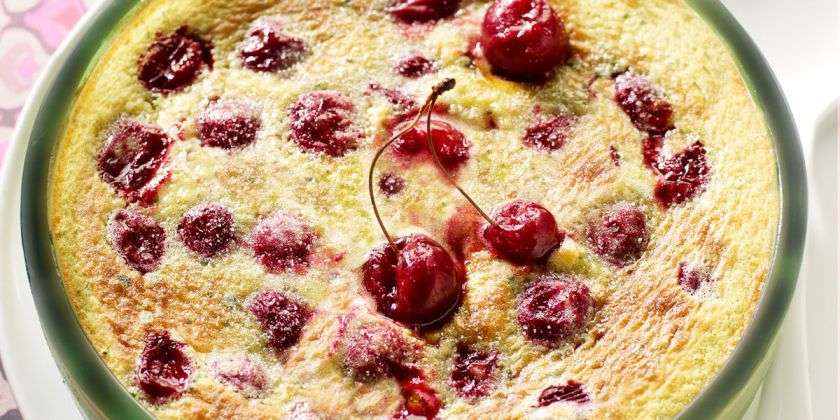 Clafoutis aux cerises et thé matcha 1 Clafoutis cerises thé matcha Parenthese Café
