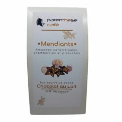 Des gourmandises chocolatées dans ces chocolats artisanaux 18 mendiants de chocolat au lait, Amandes caramélisées, Cranberries & Pistaches - Parenthese Café